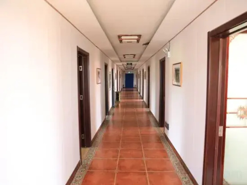 Chenglong Hotel (Ulan Butong Grassland Scenic Area)