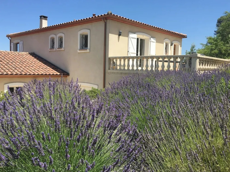 Cosy Villa in Montbrun-des-corbieres With Jacuzzi