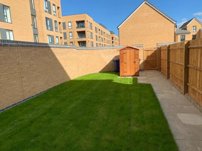 Brand New Entire 4 Bed House/multiple Parking