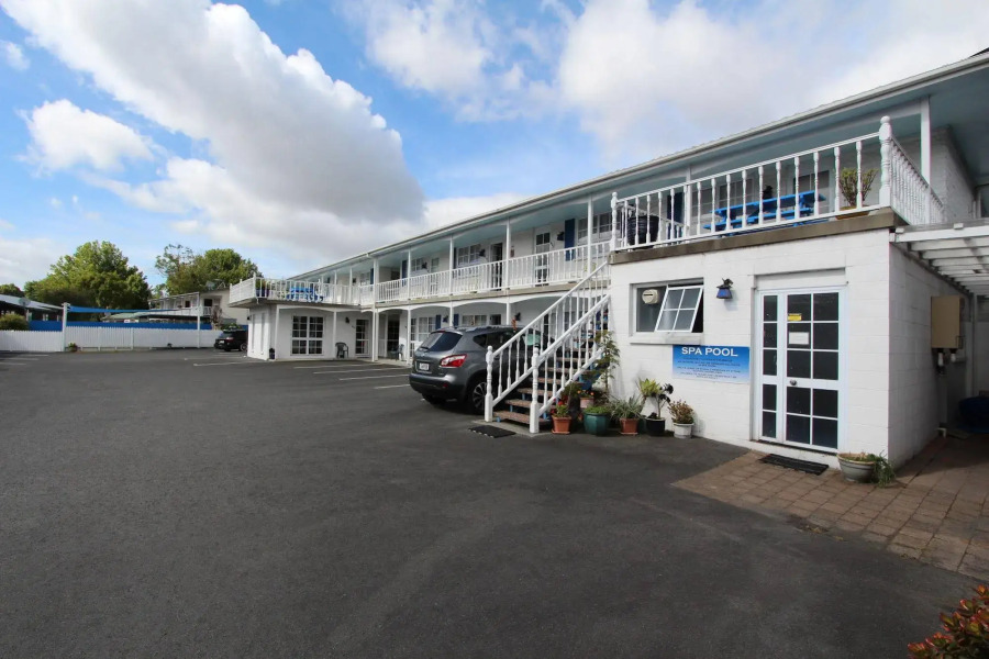 Boundary Court Motor Inn