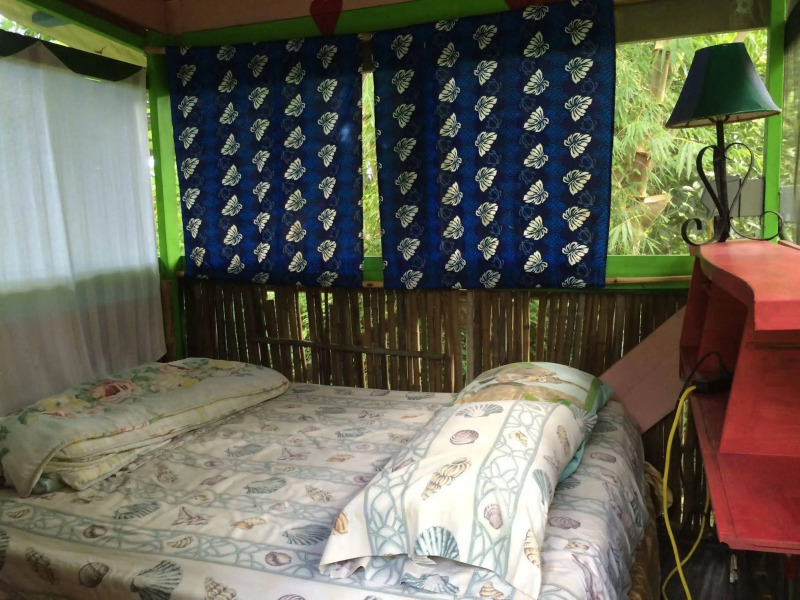 Hedonisia Hawaii Eco-Hostel Community