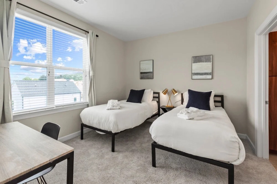 Kasa Charlotte FreeMoreWest