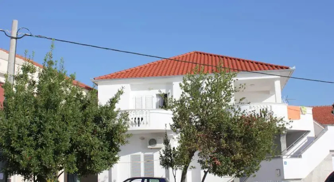 Apartments Luka
