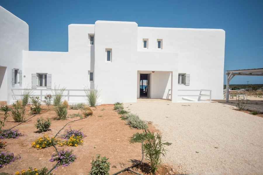 Hip family pool villa near the beach by VillaRentalsgr