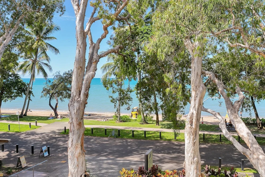 Hibiscus On Palm Cove at Marlin Waters