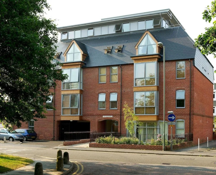 Pelican House By Esa