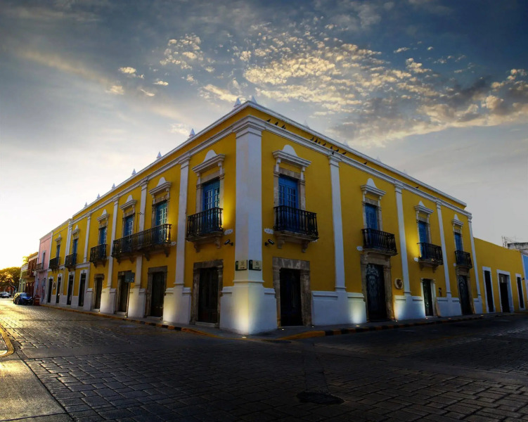 Hotel Plaza Colonial
