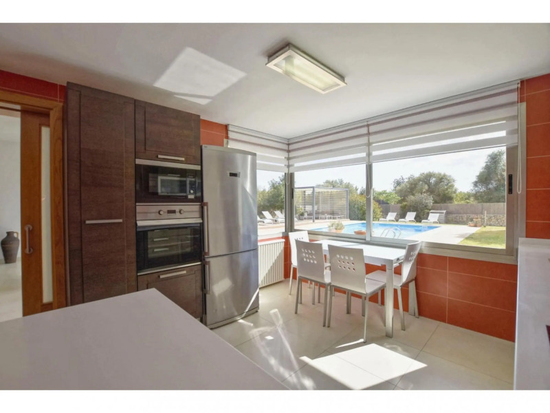 Recently Built Country House in a Minimalist Style, Private Pool Detached