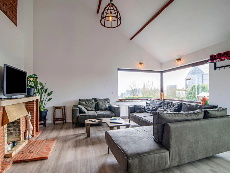 The Waltz of the Chickadees in Somme Leuze