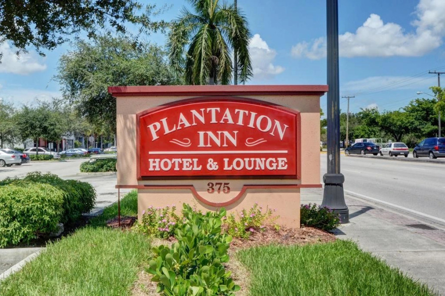 Plantation Inn Hotel and Lounge