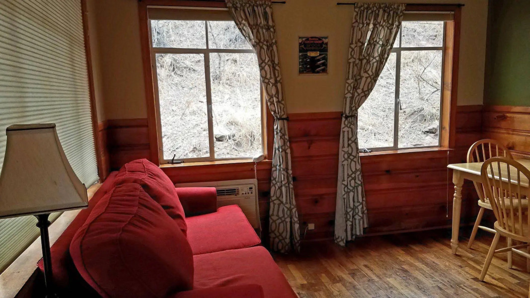 Stone Mountain Lodge and Cabins