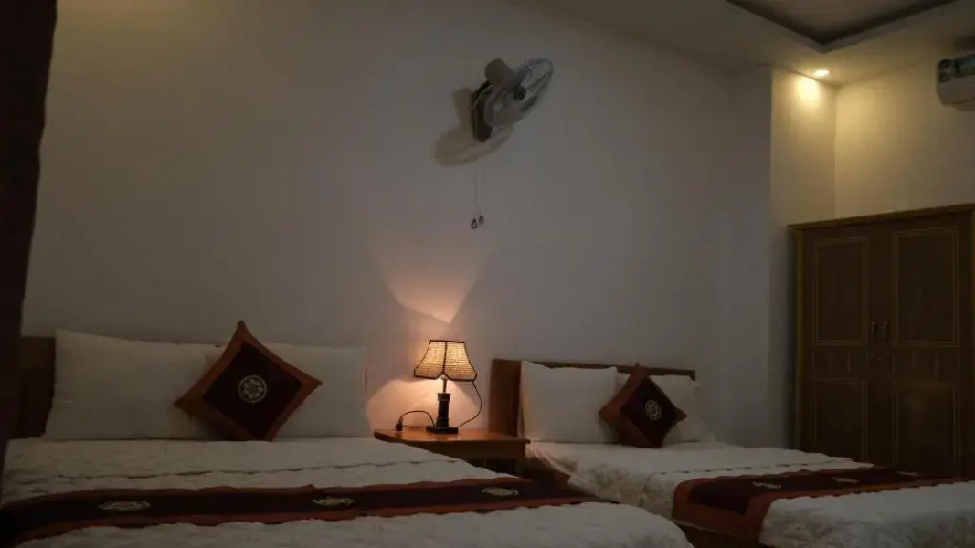 Khách sạn Hiệp Thạnh