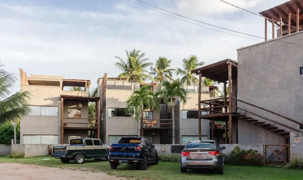 LBH - Houses in a Condominium With Swimming Pool and Barbecue