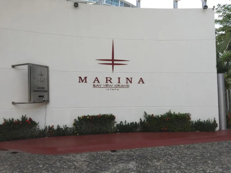 Bay View Grand Marina 1605 Sur