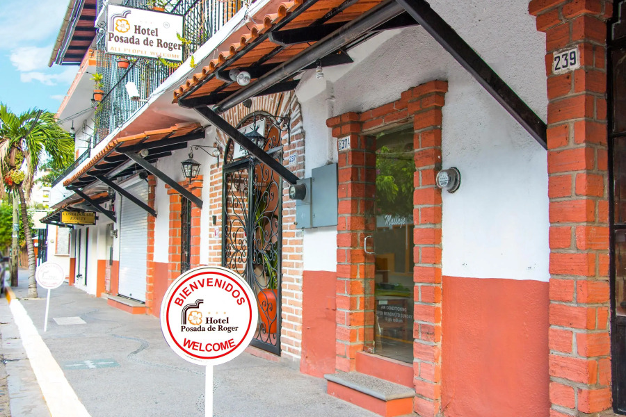 Hotel Posada de Roger - Near Los Muertos Beach