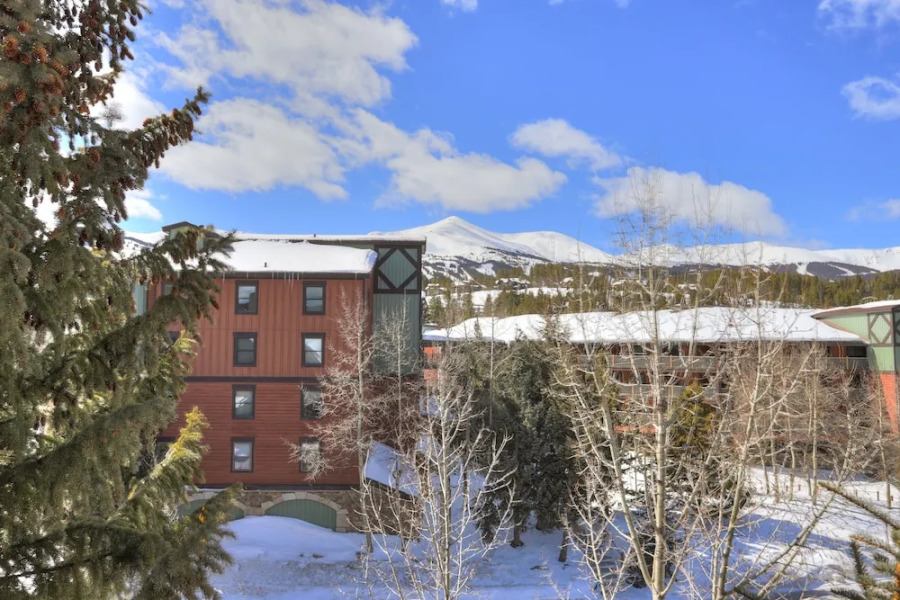 4br Renovated - Sleeps 12- Downtown Breck by RedAwning