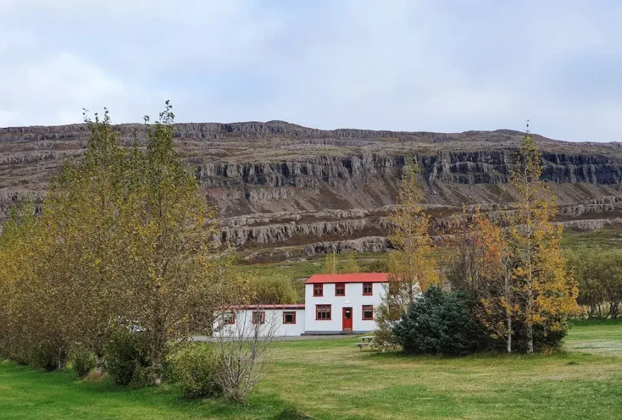 Fossardalur Guesthouse - Hostel