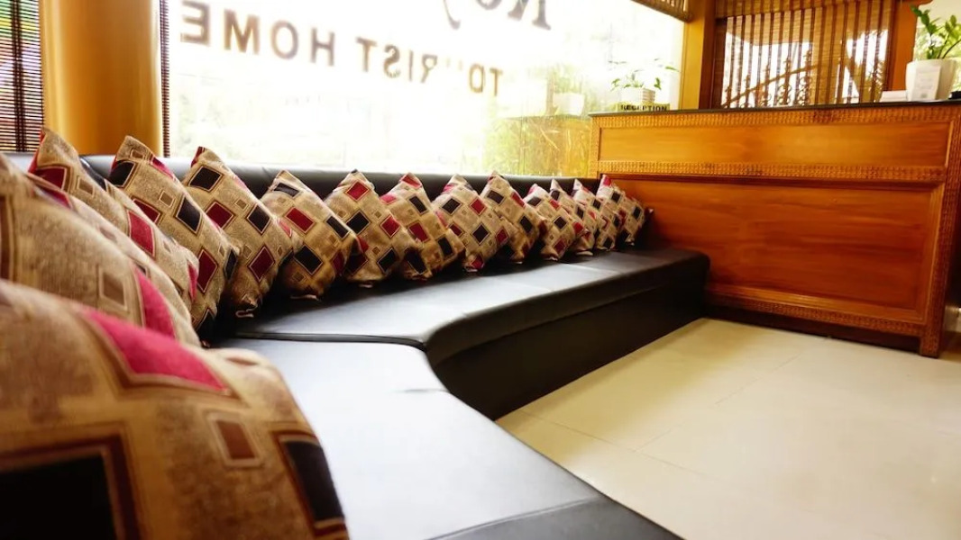 Thayamkery's Royal inn