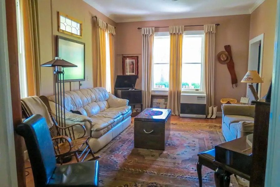 Long Hollow Guest Ranch