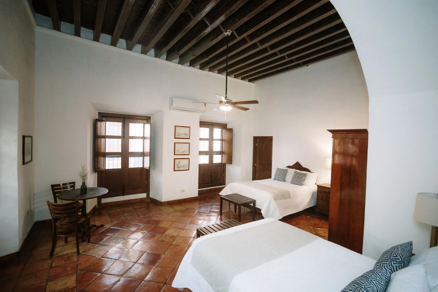 Hotel Hostal El Farol