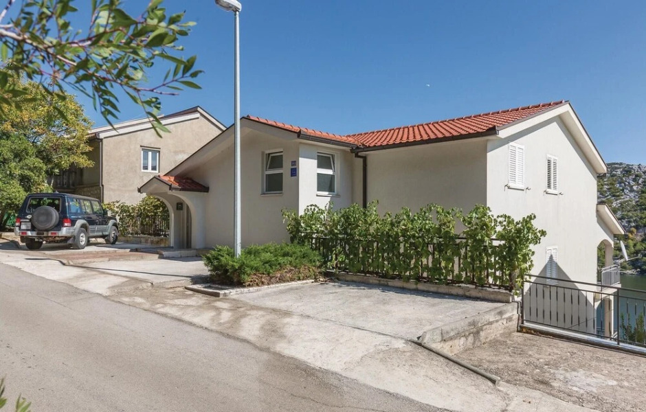 Beautiful Home in Ploce With Wifi and 2 Bedrooms