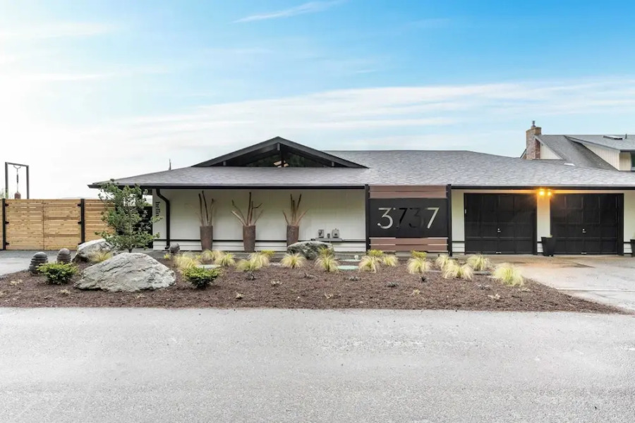 Oceanfront w/ Game Room, Fire Pit, Panoramic Views Angels Landing by Avantstay