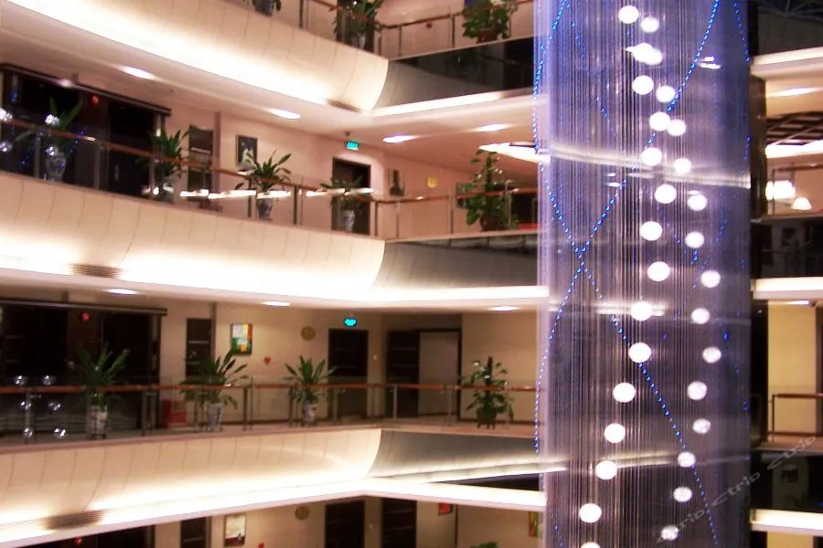 Rich Hotel