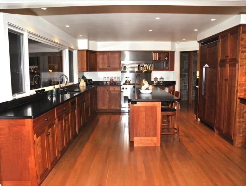 Sea Spray - Six Bedroom Home