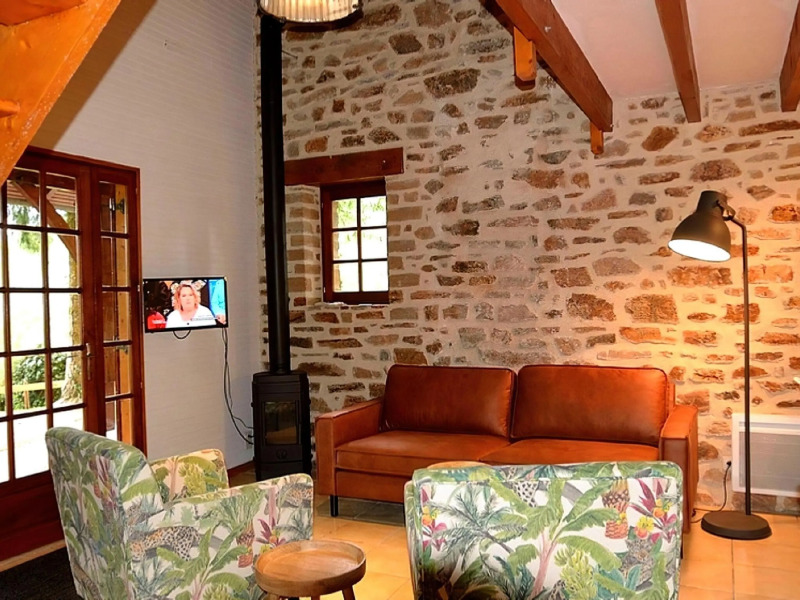 Cozy Holiday Home in Cussac with Private Terrace, Barbecue
