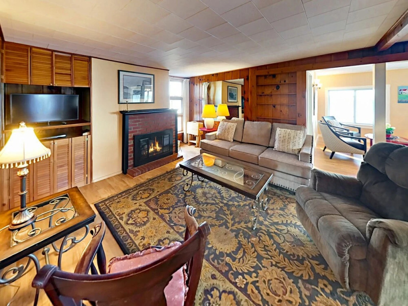 Classic Maine Home on the Ocean 3 Bedrooms 2 Bathrooms Home