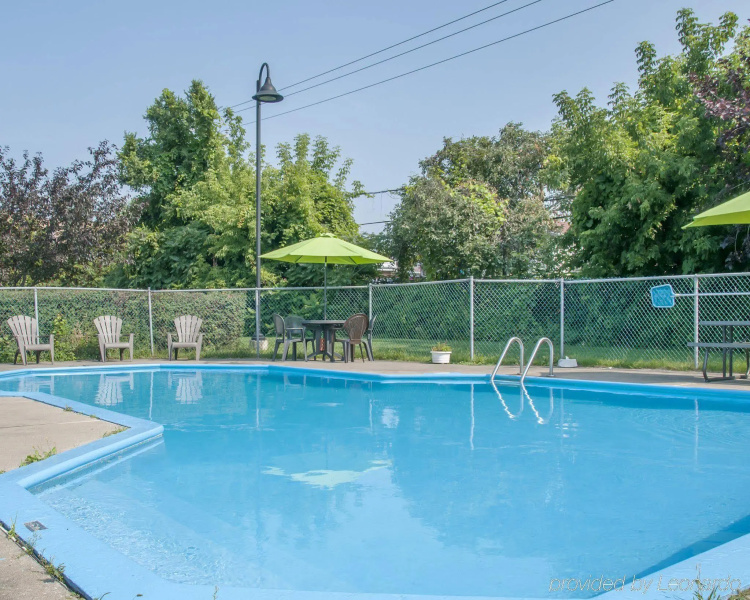Econo Lodge Laval