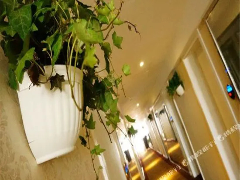 Nancheng Square Hotel