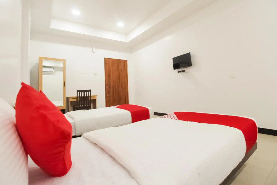 OYO Flagship 36877 Sakthi Grand