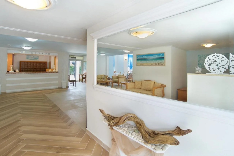 Summery Hotel