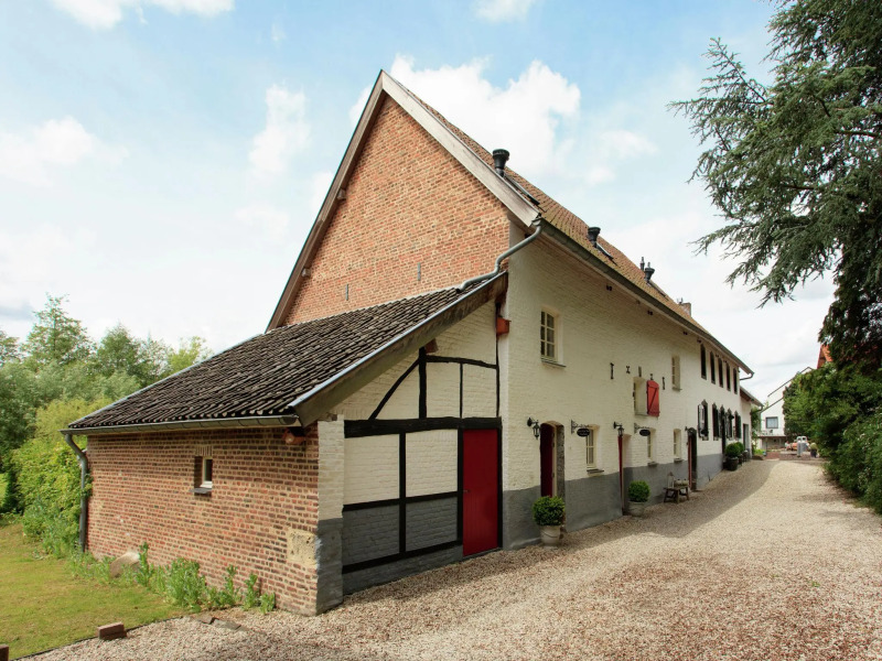 Cosy holiday homes in Slenaken, South Limburg with views on the Gulp valley.