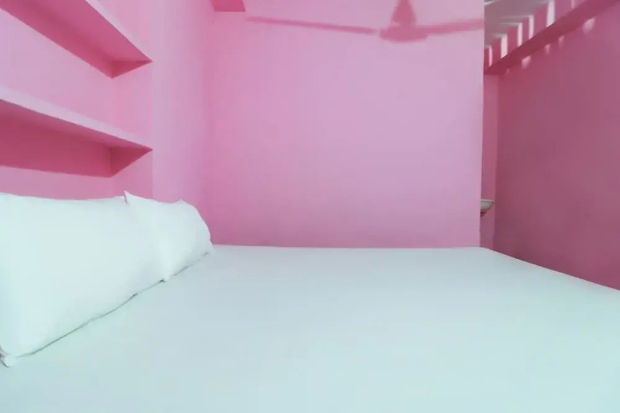 Hotel Queens Inn by OYO