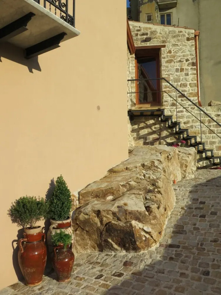 Porta Baciamano