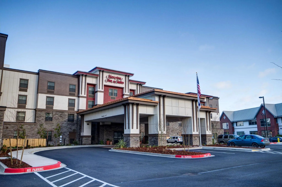 Hampton Inn & Suites DuPont