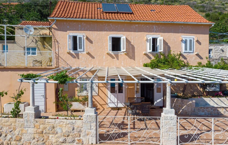 Beautiful Home in Mokalo With Wifi and 2 Bedrooms