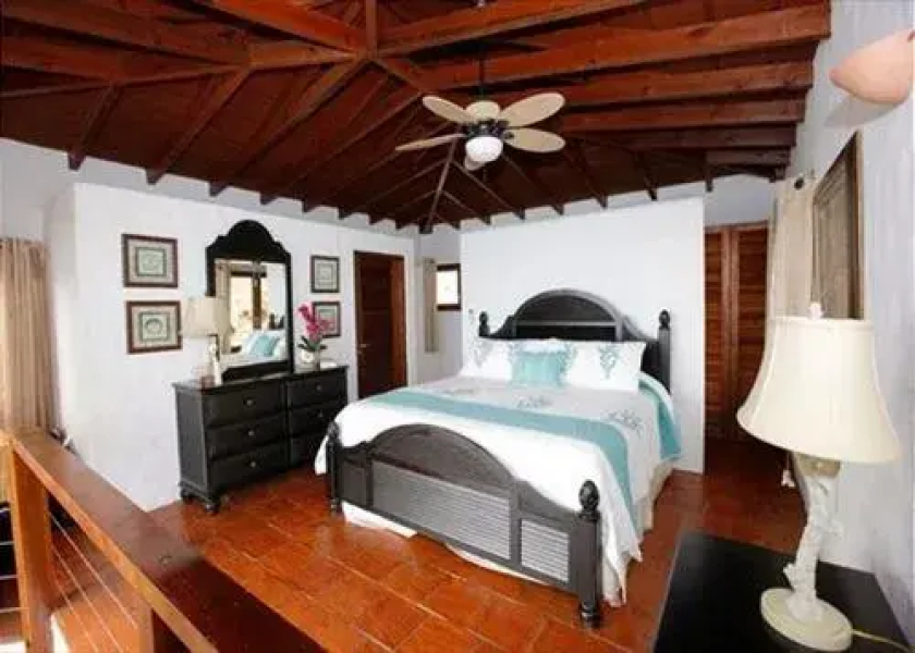 Casa Linda by RedAwning