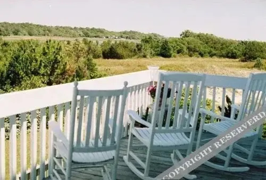 Scungilli Sunset 3 Br Home by RedAwning