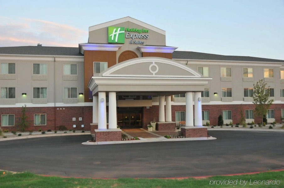 Holiday Inn Express & Suites Clinton by IHG