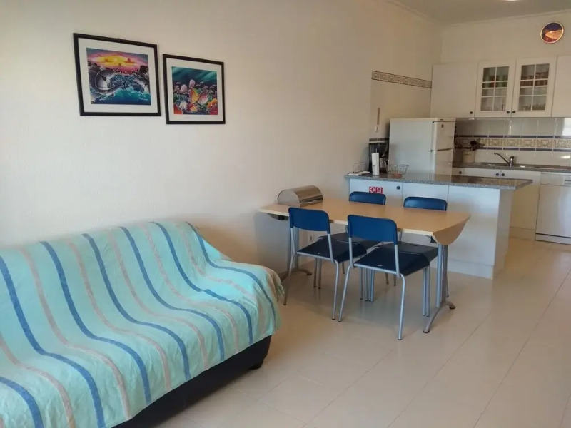 Apartamento Praia de Porches,izibookings