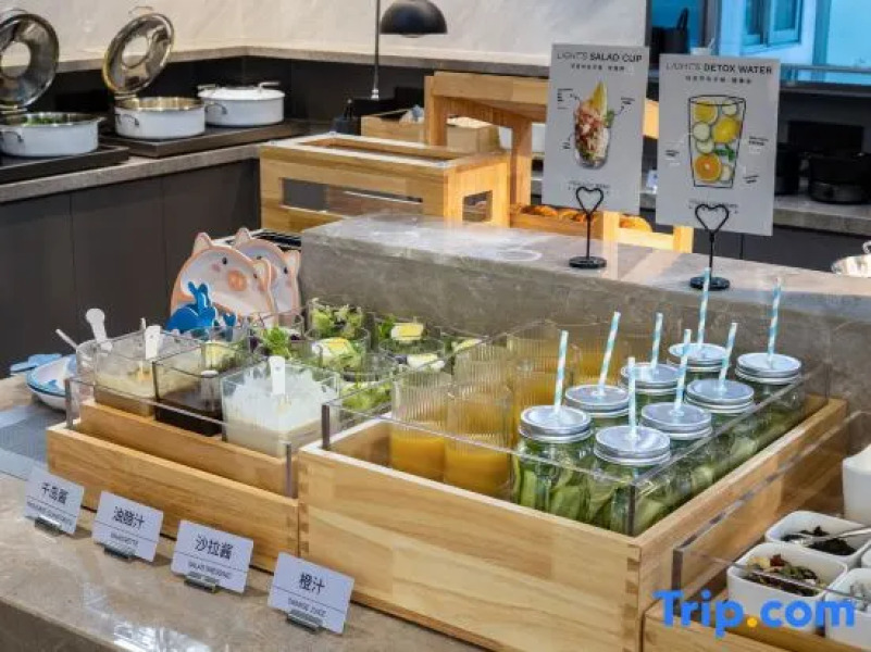 Guangzhou Pazhou Exhibition Guangzhou Tower Metro Station Light Hotel