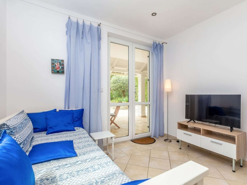 Apartment Karasi