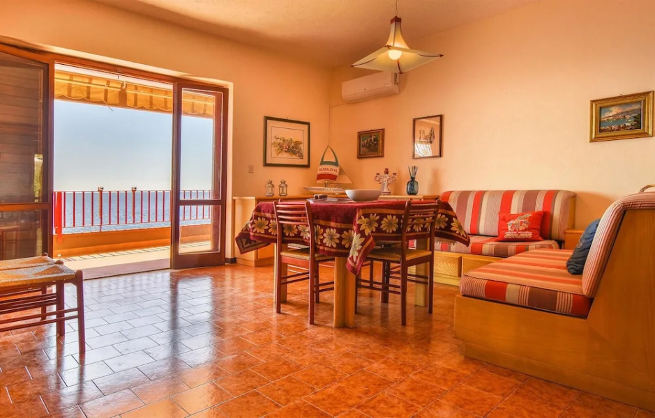 Stunning Apartment in Letojanni With Wifi and 2 Bedrooms