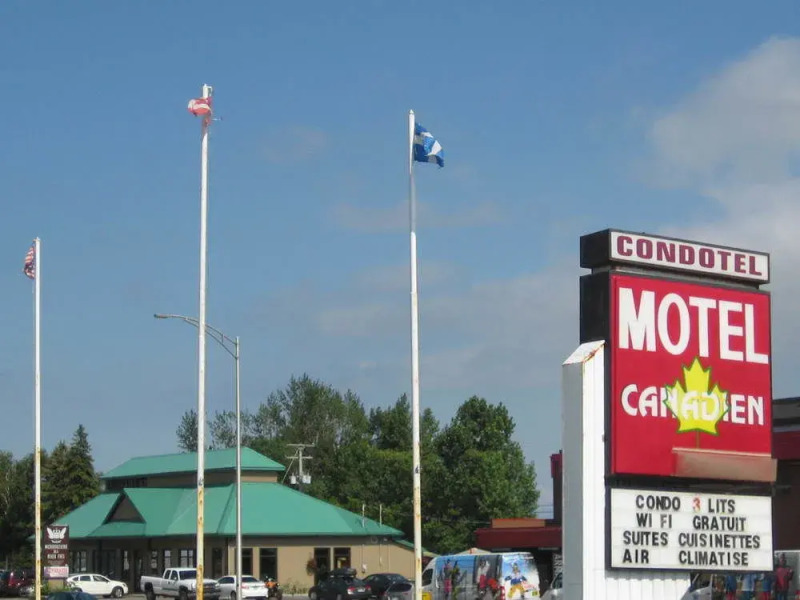 Condotel Motel Canadien