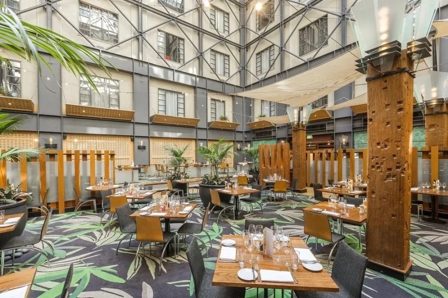 Sea view studio with pool and gym