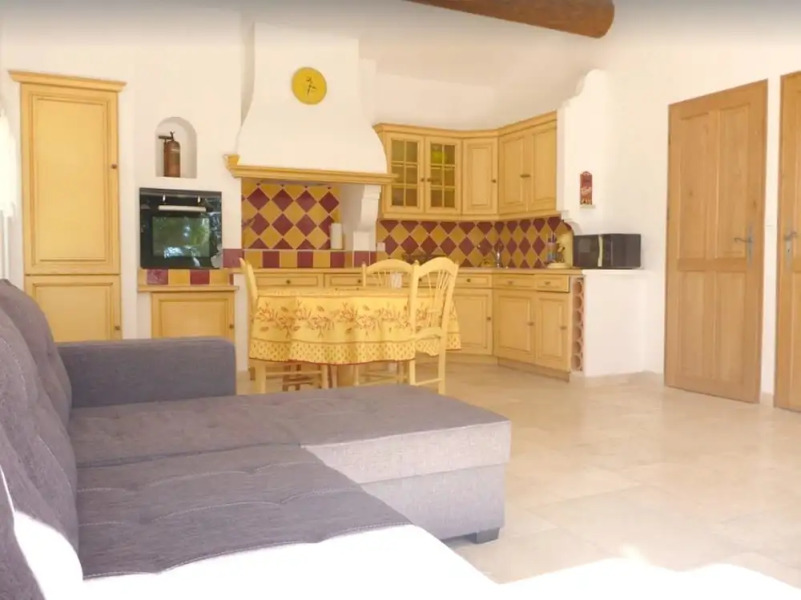 House With one Bedroom in Velleron, With Pool Access, Enclosed Garden and Wifi
