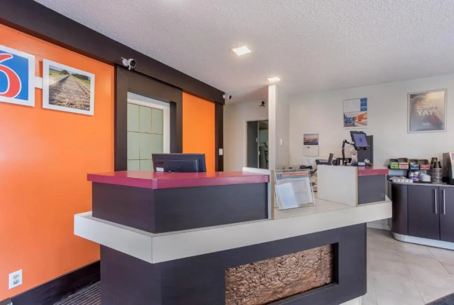 Motel 6-Camrose, AB
